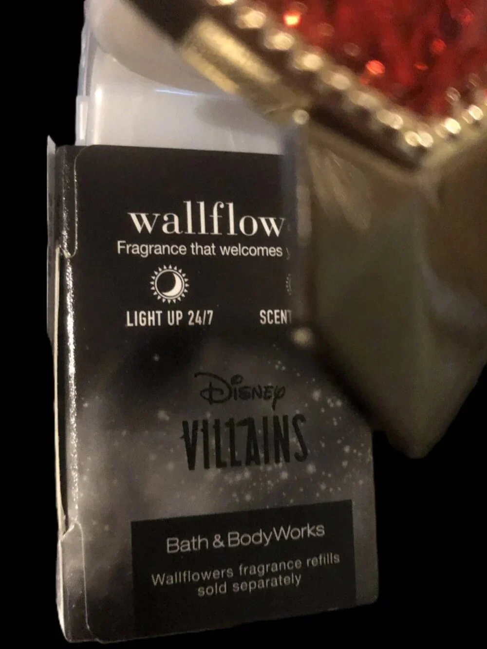 WALLFLOWERS DISNEY VILLAINS EVIL QUEEN LIGHT UP HEART Dagger Plug In Diffuser